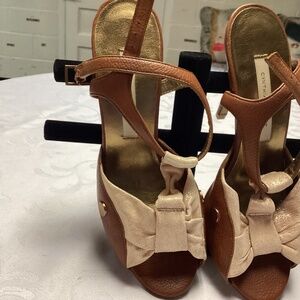 CYNTHIA VINCENT HEELS VINTAGE size 7/1/2. Leather.